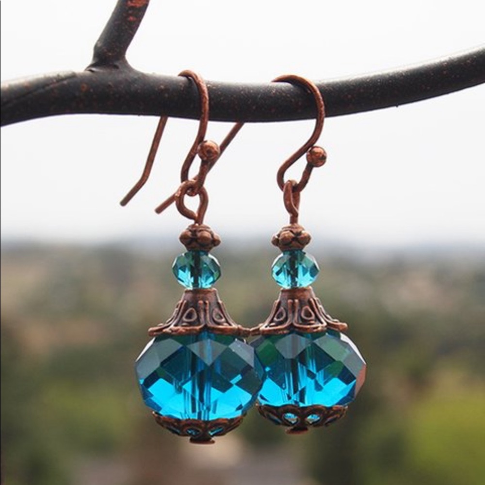 🦋Teal Crystal & Coppertone Drop Earrings New!